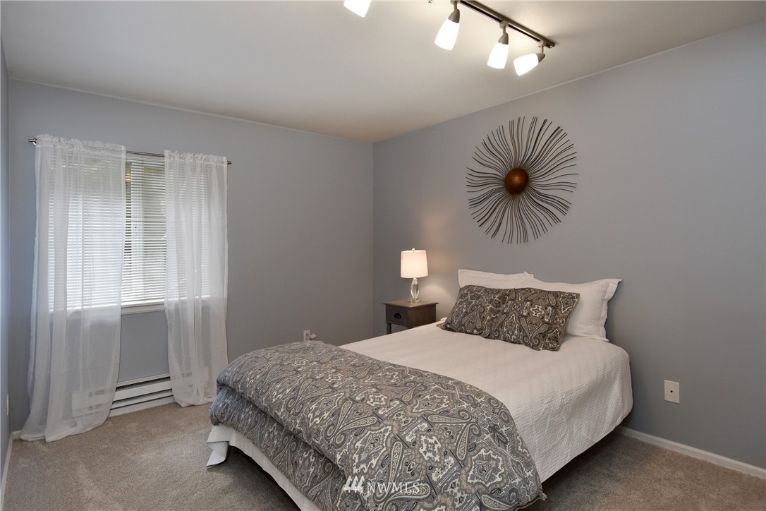 2419 8th Avenue North, Unit 202 Seattle, WA 98109 - Photo 15 of 19