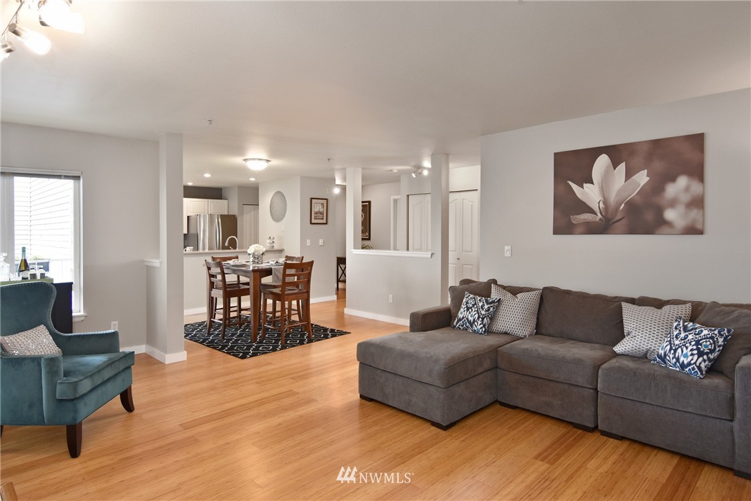 2419 8th Avenue North, Unit 202 Seattle, WA 98109 - Photo 7 of 19