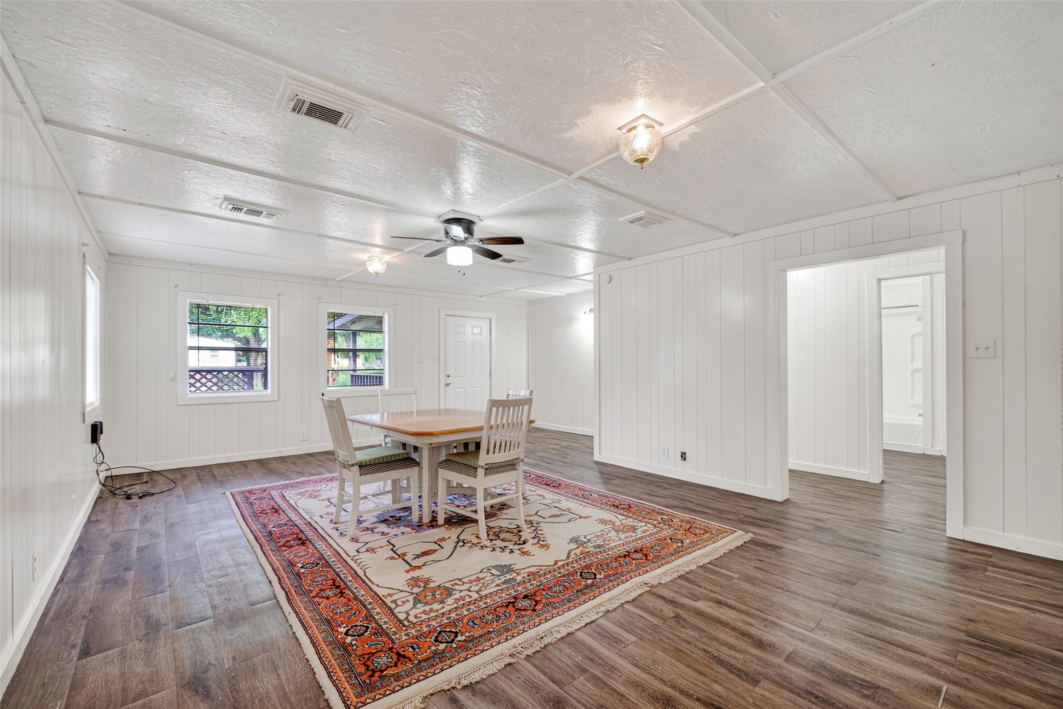 12731 Wanda Way, Unit 685 Rosharon, TX 77583 - Photo 3 of 12 Living Room