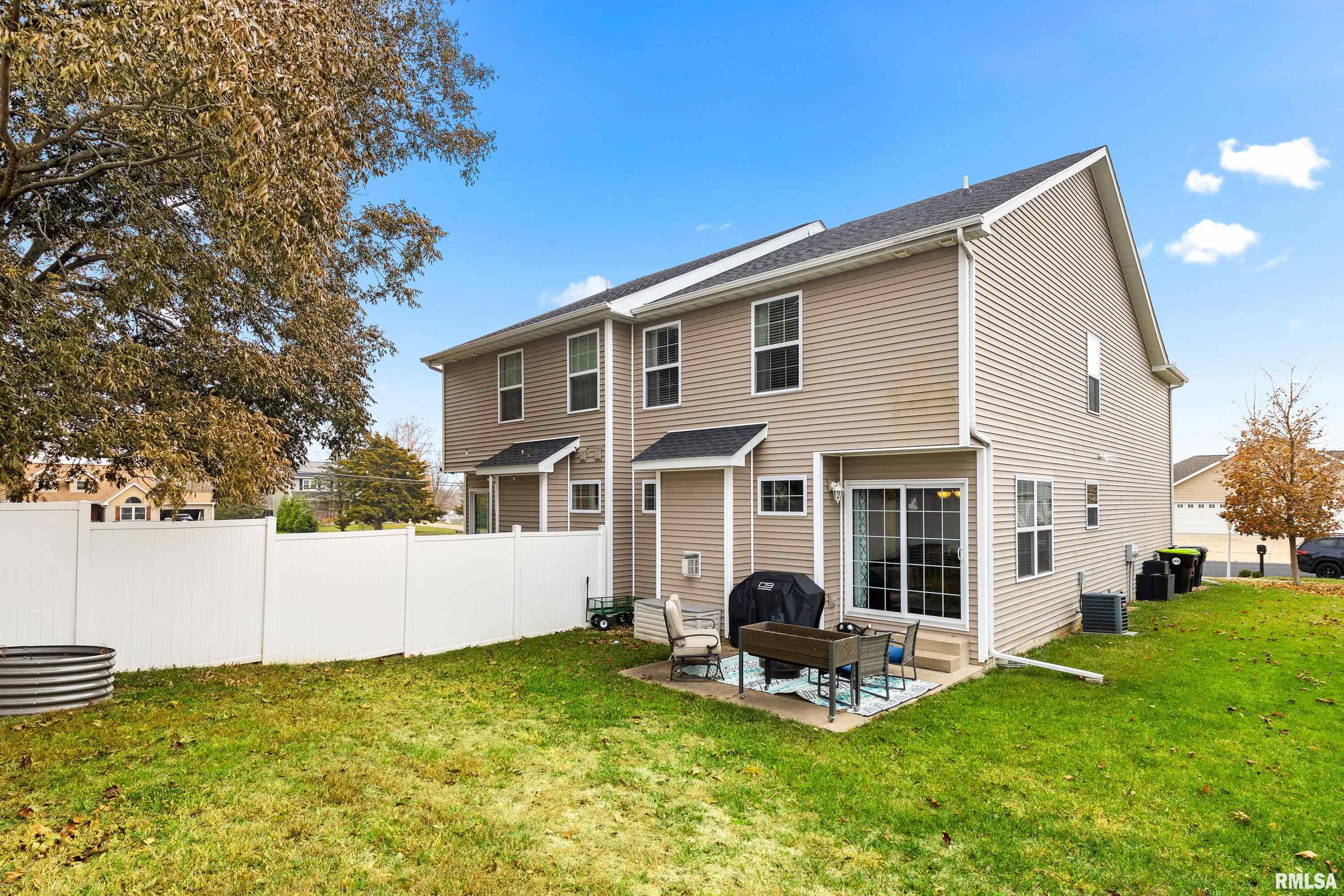 1107 Dixon Street Washington, IL 61571 - Photo 2 of 37
