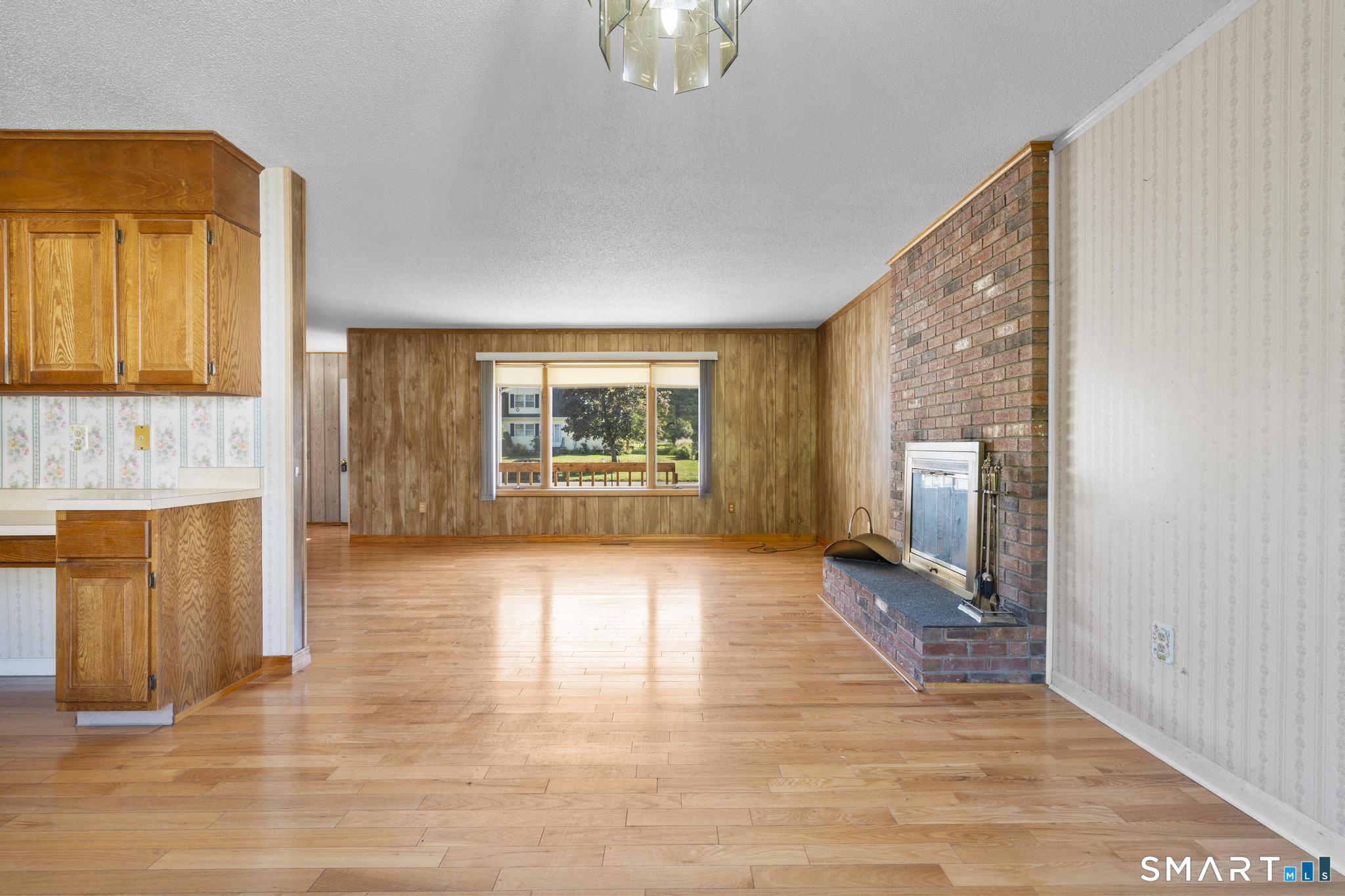 75 Allston Road Newington, CT 06111 - Photo 3 of 33 Gallery Image 3