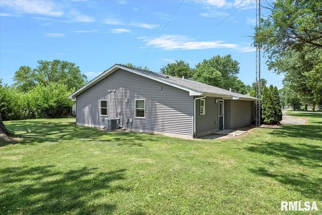 $128,500 | 900 East Union Street, Nokomis, IL 62075