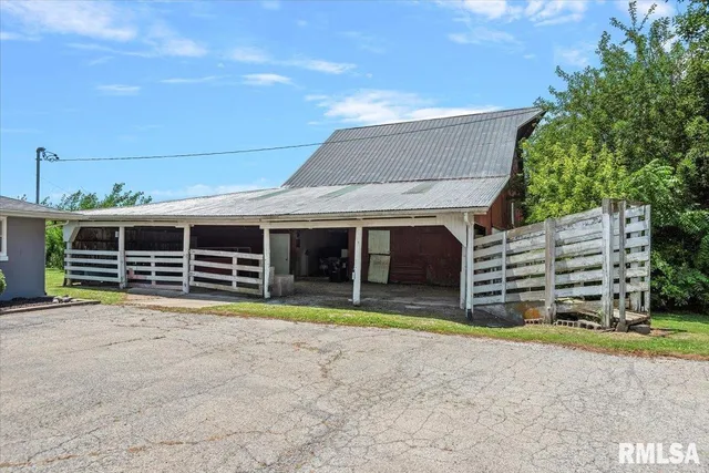 $128,500 | 900 East Union Street, Nokomis, IL 62075