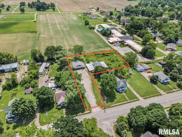 $128,500 | 900 East Union Street, Nokomis, IL 62075