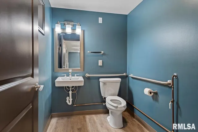 $128,500 | 900 East Union Street, Nokomis, IL 62075