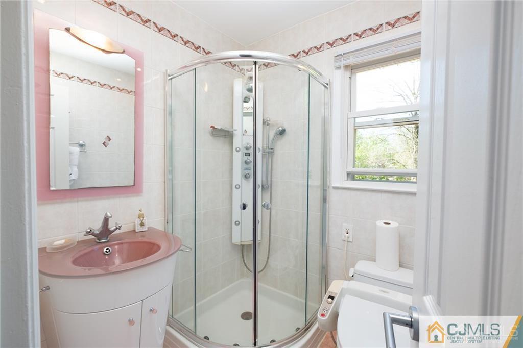 179 Fern Road East Brunswick, NJ 08816 - Photo 15 of 25 Gallery Image 15