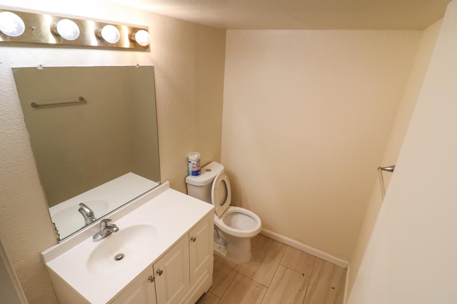 1188 Rio Royal Way Sacramento, CA 95834 - Photo 12 of 20 a bathroom with a sink and a mirror