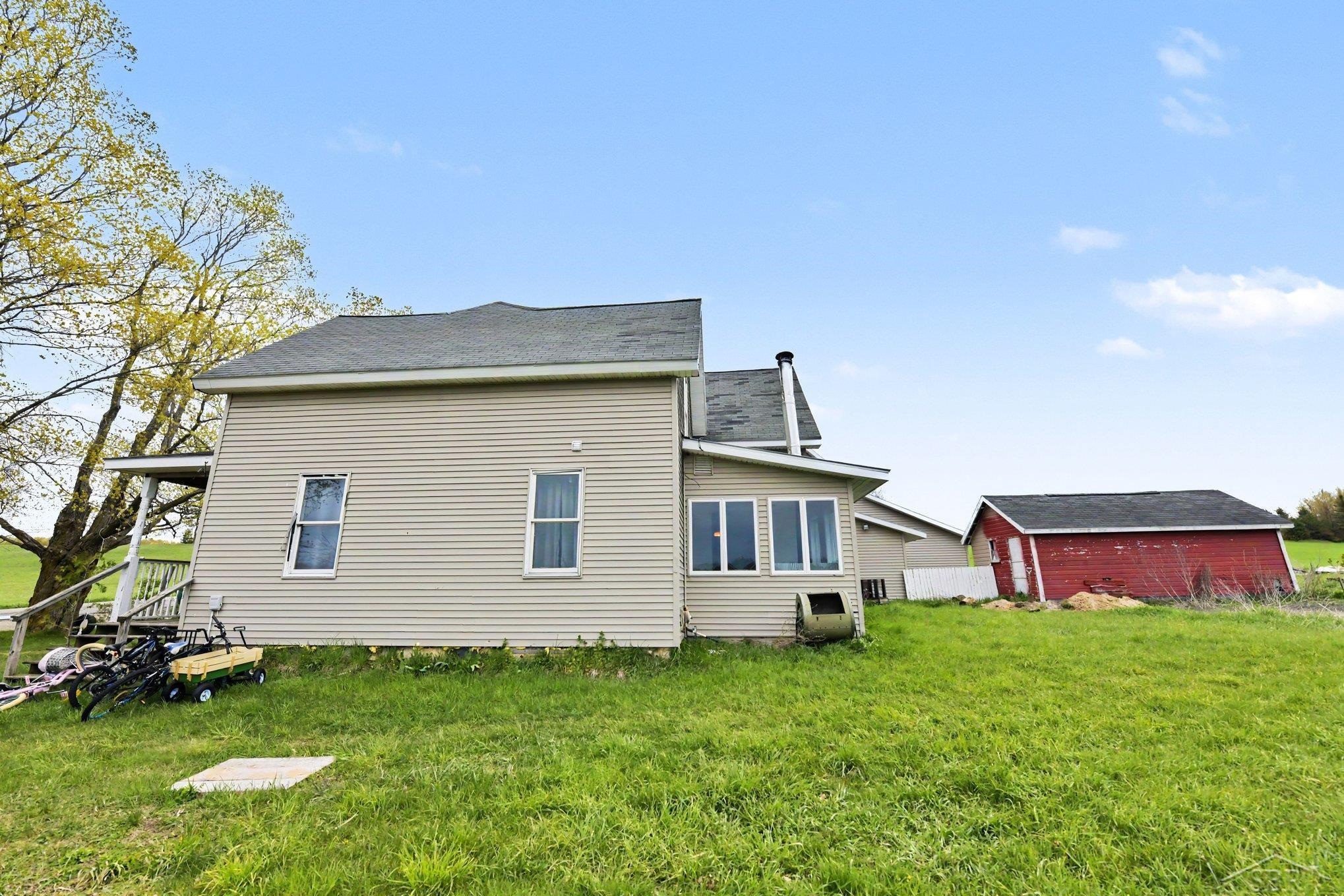 15608 Klooster Road Charlevoix, MI 49720 - Photo 3 of 40