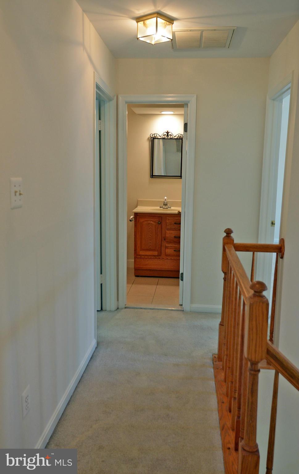 6718 Morning Ride Circle Alexandria, VA 22315 - Photo 20 of 30 Upper Hall