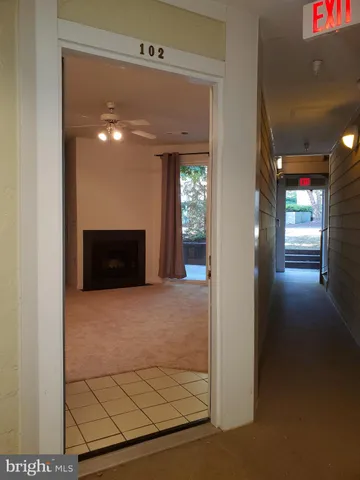 $1,800 | 2203 Westcourt Lane, Unit 102, Herndon, VA 20170
