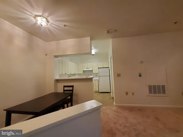 $1,800 | 2203 Westcourt Lane, Unit 102, Herndon, VA 20170