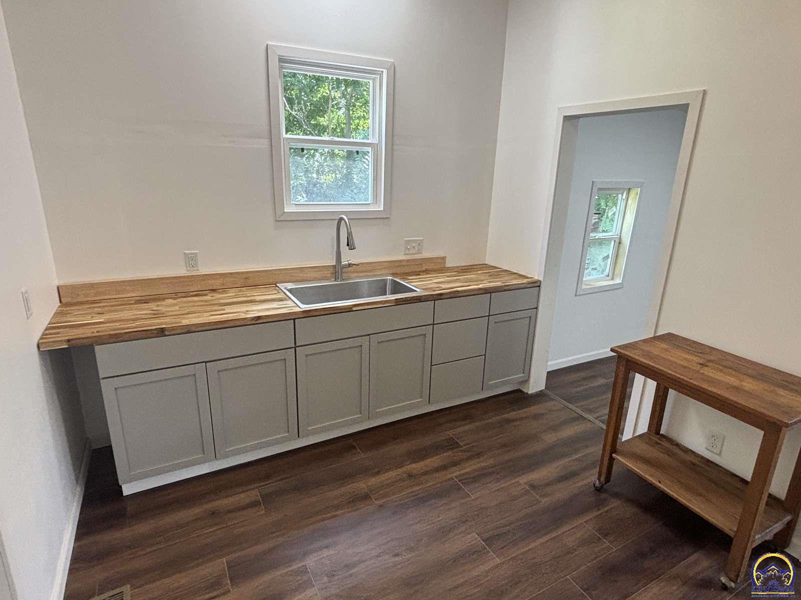 236 West 7th Street Florence, KS 66851 - Photo 2 of 66