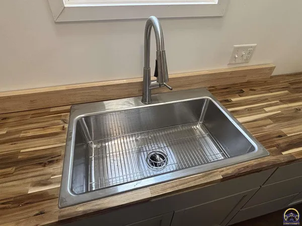 $99,000 | 236 West 7th Street, Florence, KS 66851