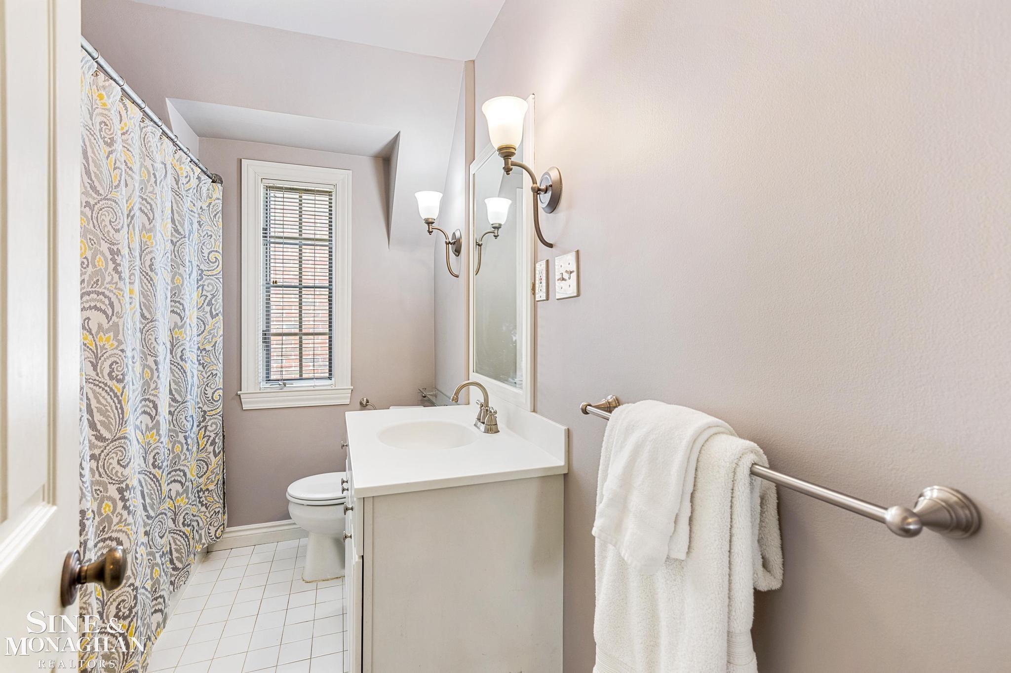 190 Fisher Road Grosse Pointe, MI 48230 - Photo 24 of 37 50106412-23.JPG