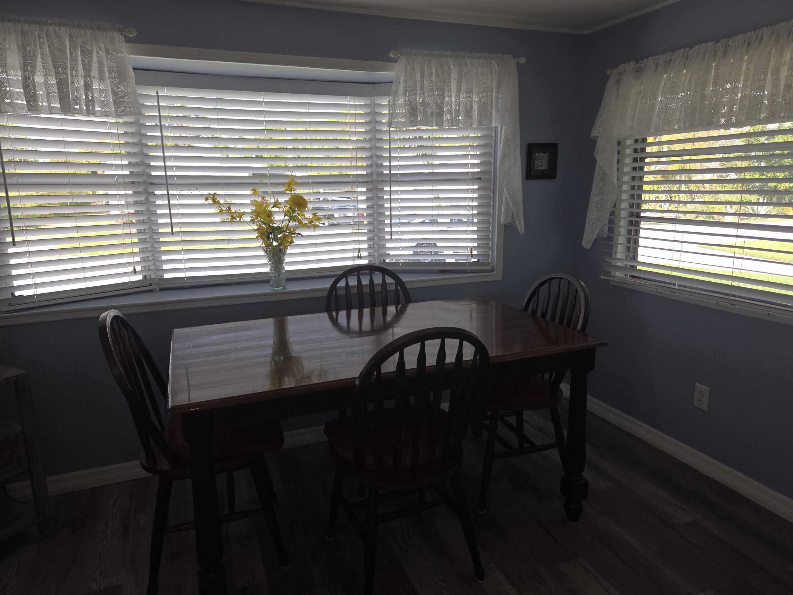 7667 Southeast Swan Avenue Hobe Sound, FL 33455 - Photo 5 of 15 dinette