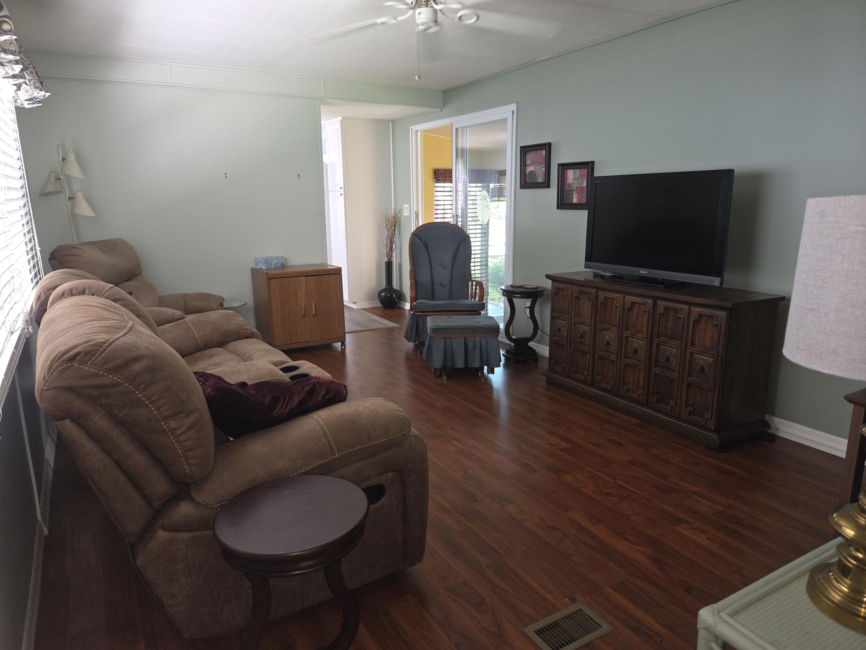 7667 Southeast Swan Avenue Hobe Sound, FL 33455 - Photo 7 of 15 living room