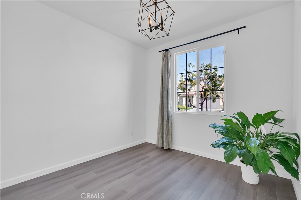 24915 Gulfstream Lane Moreno Valley, CA 92553 - Photo 16 of 60 Downstairs guest bedroom