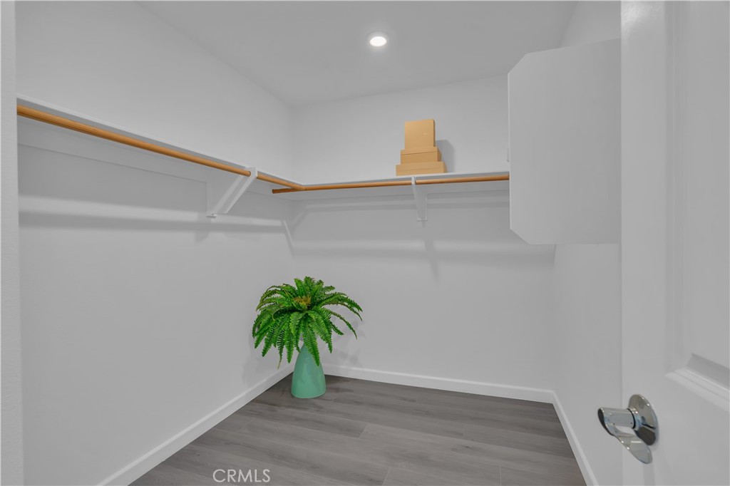 24915 Gulfstream Lane Moreno Valley, CA 92553 - Photo 26 of 60 Primary walk-in closet