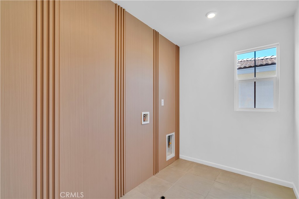 24915 Gulfstream Lane Moreno Valley, CA 92553 - Photo 36 of 60 Laundry room - second floor