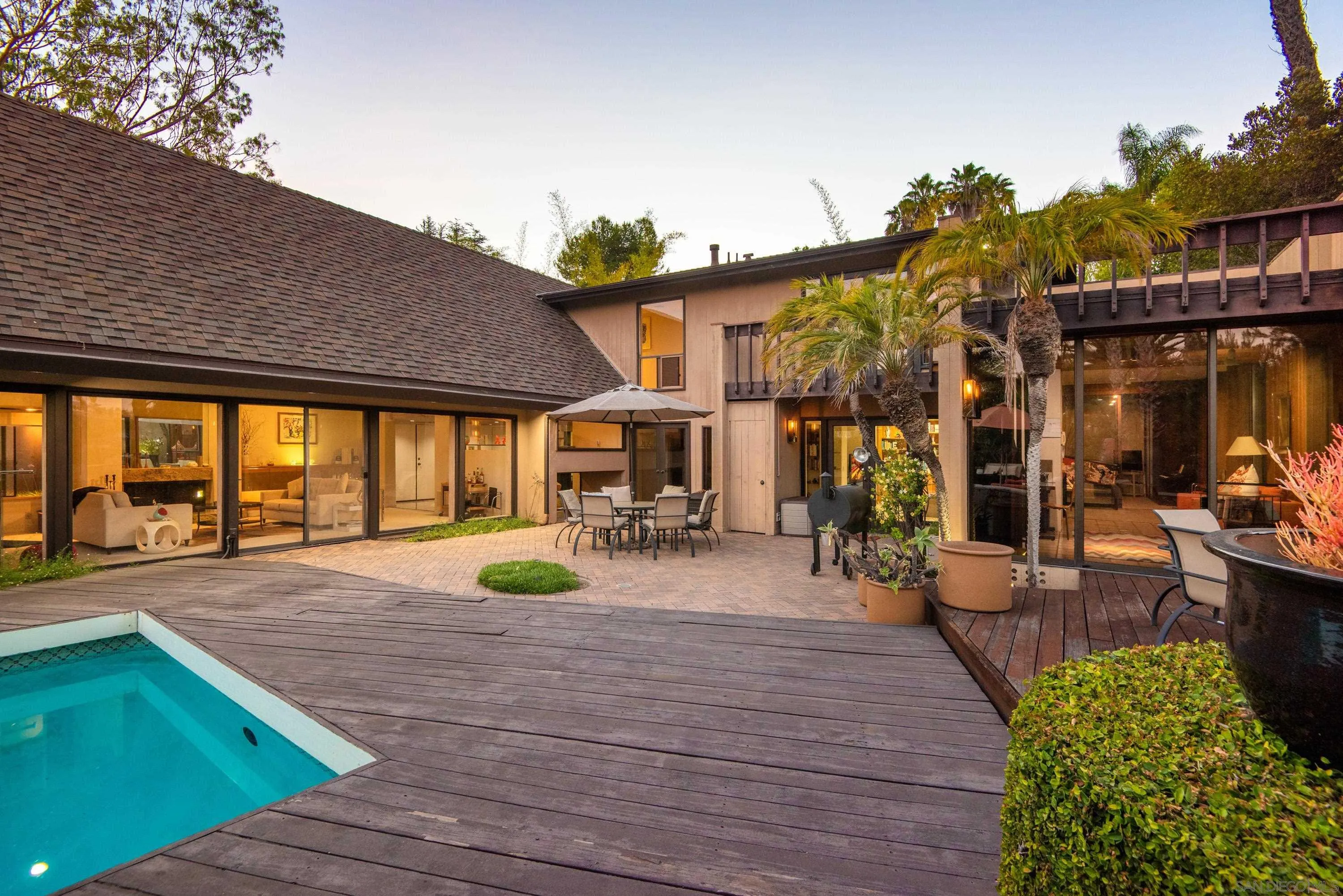 2032 Playa Road Carlsbad, CA 92009 - Photo 19 of 53 Gallery Image 19