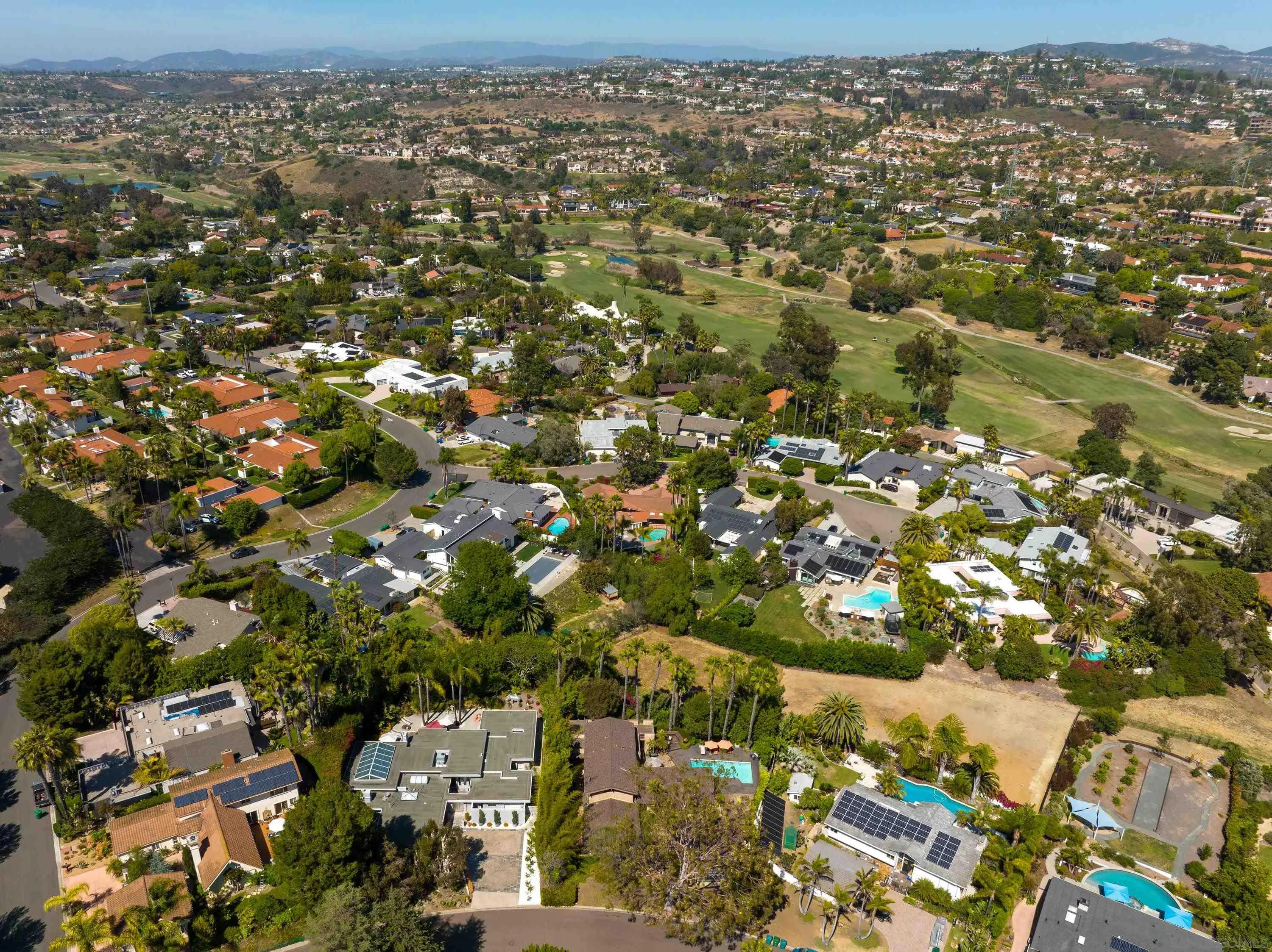 2032 Playa Road Carlsbad, CA 92009 - Photo 10 of 53 Gallery Image 10