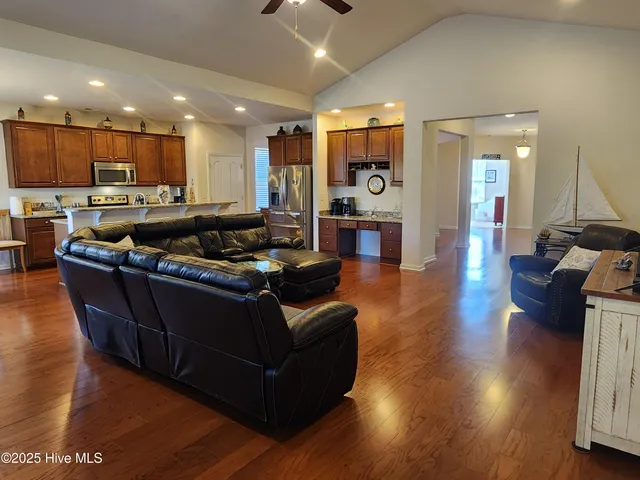 $2,350 | 2140 Stonecrest Drive Northwest, Calabash, NC 28467