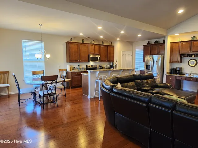 $2,350 | 2140 Stonecrest Drive Northwest, Calabash, NC 28467