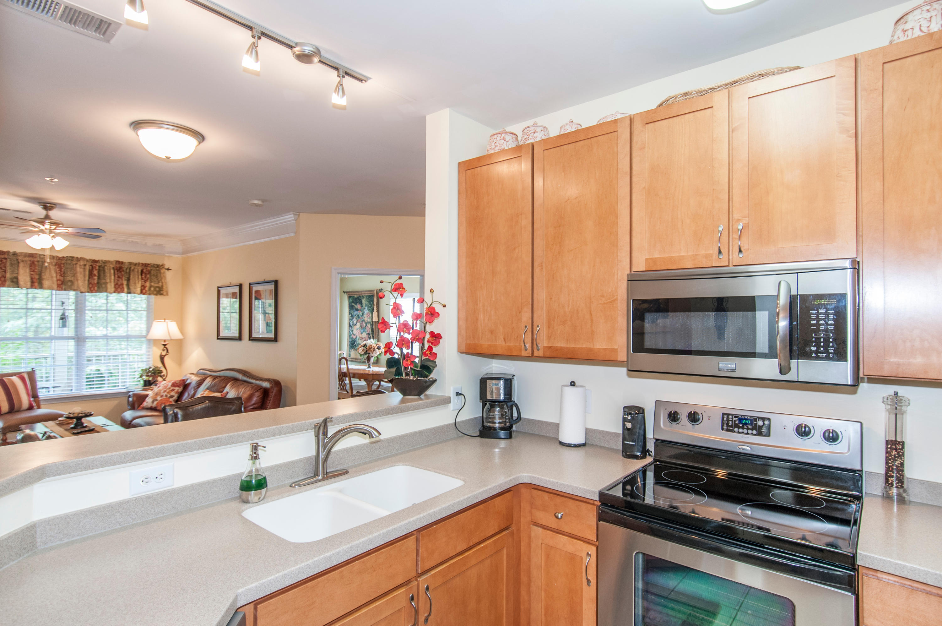 2015 Basildon Road Mount Pleasant, SC 29466 - Photo 4 of 29 _DSC4498