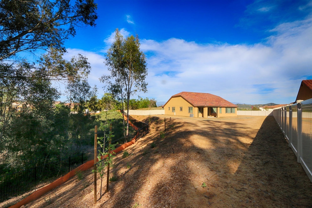 5821 Rancho Del Caballo Bonsall, CA 92003 - Photo 19 of 25 Gallery Image 19