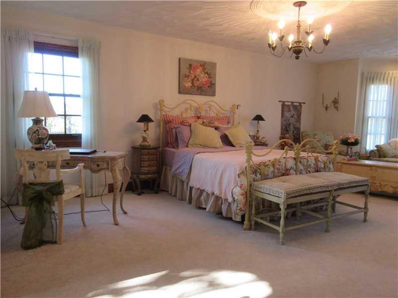 675 Freeport Road Freeport, PA 16229 - Photo 14 of 25 Master Bedroom.
