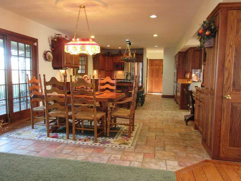 675 Freeport Road Freeport, PA 16229 - Photo 6 of 25 Kitchen. Eat in area in kitchen