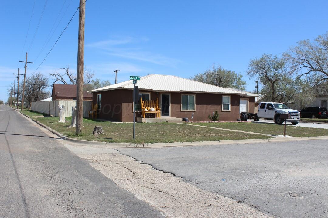 340 Ave A Hereford, TX 79045 - Photo 2 of 13 IMG_0608