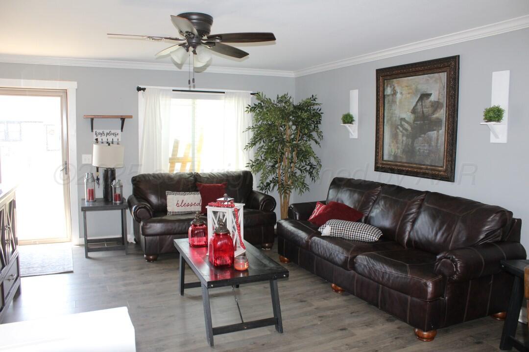 340 Ave A Hereford, TX 79045 - Photo 4 of 13 IMG_0626