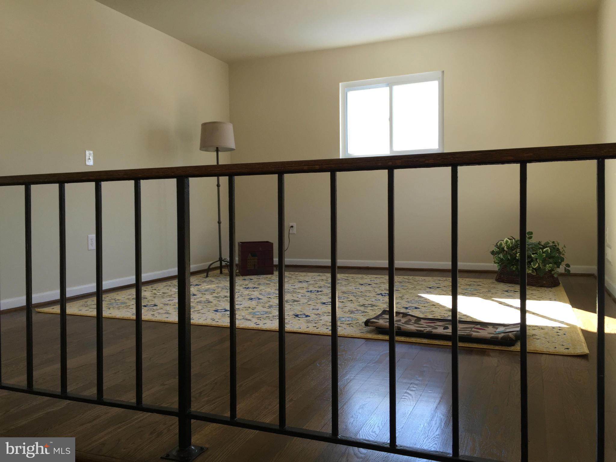 1505 Copeland Road Catonsville, MD 21228 - Photo 10 of 21 Living Room