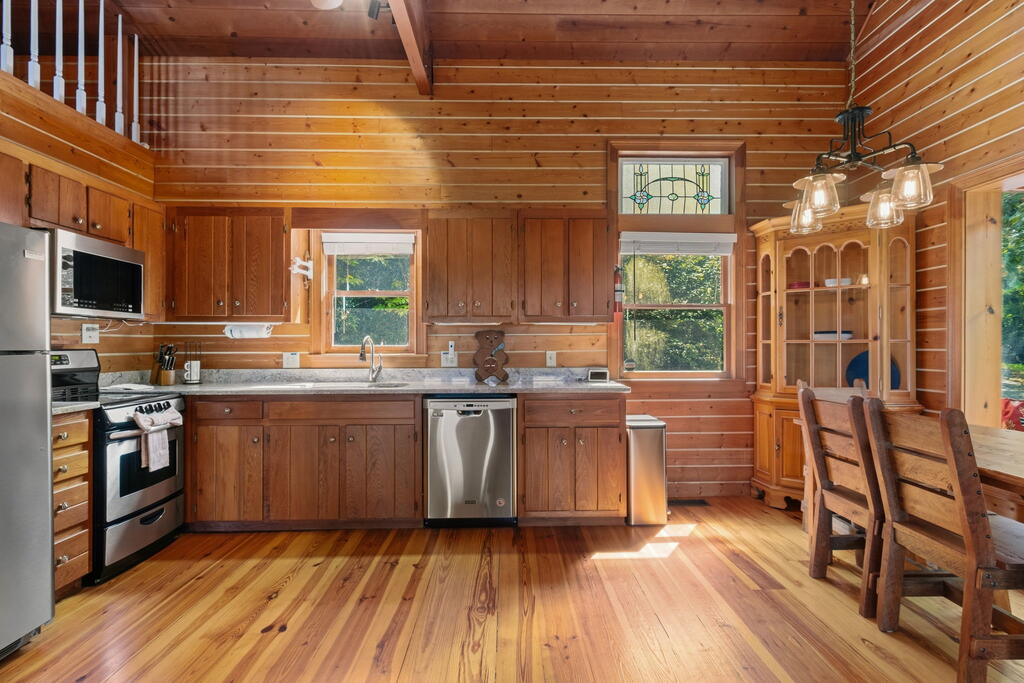 517 Ridge Road Blue Ridge, GA 30513 - Photo 13 of 45 Gallery Image 13