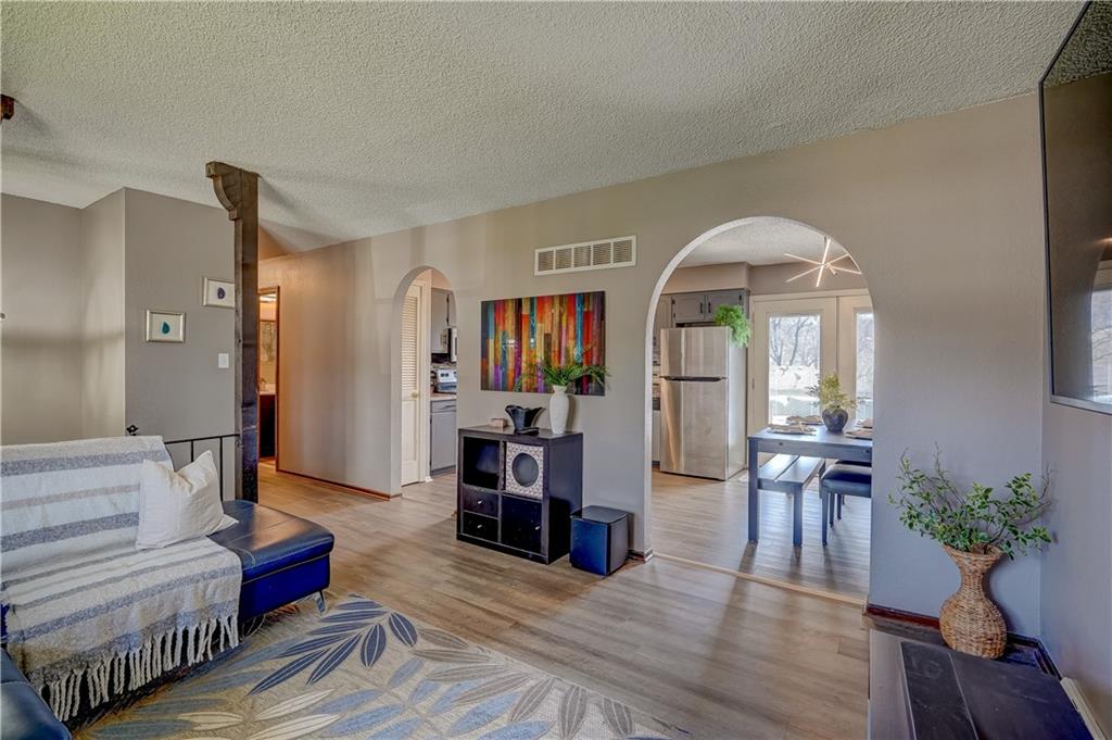 2204 Southwest Keystone Place Blue Springs, MO 64014 - Photo 12 of 34