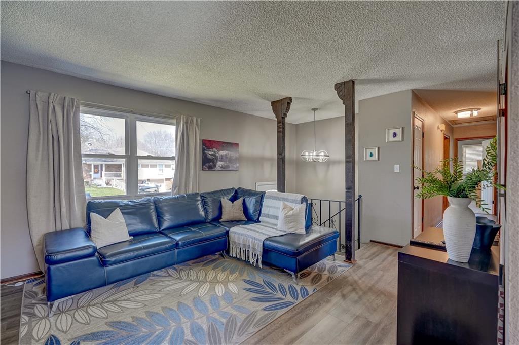 2204 Southwest Keystone Place Blue Springs, MO 64014 - Photo 13 of 34