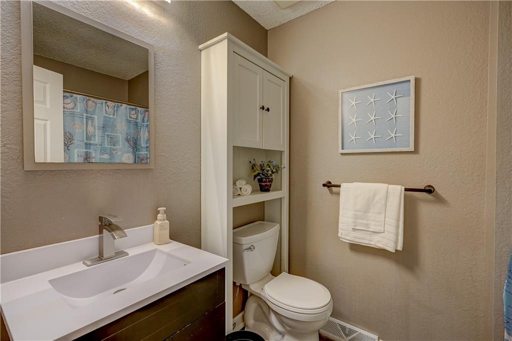 2204 Southwest Keystone Place Blue Springs, MO 64014 - Photo 21 of 34