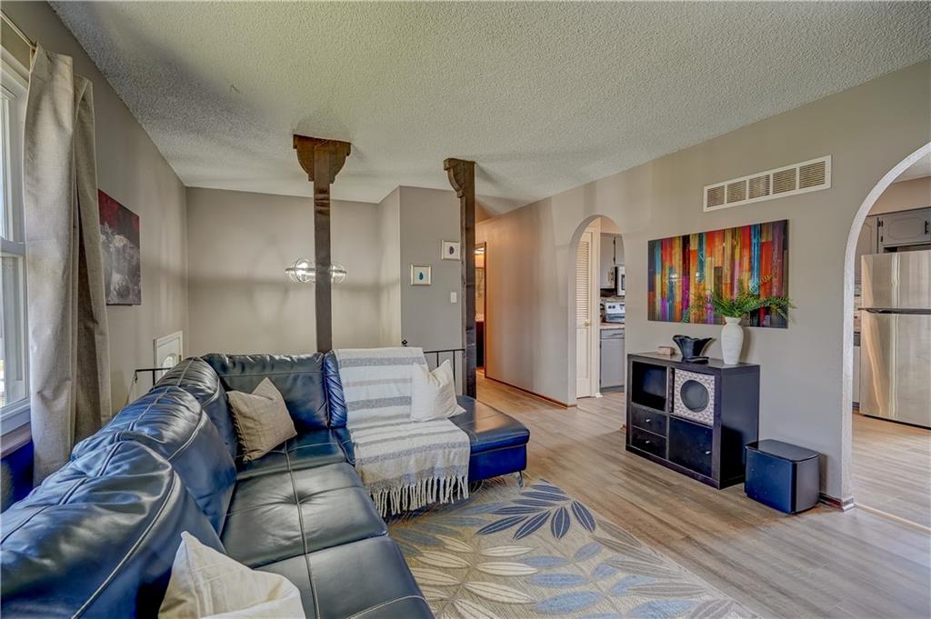 2204 Southwest Keystone Place Blue Springs, MO 64014 - Photo 10 of 34