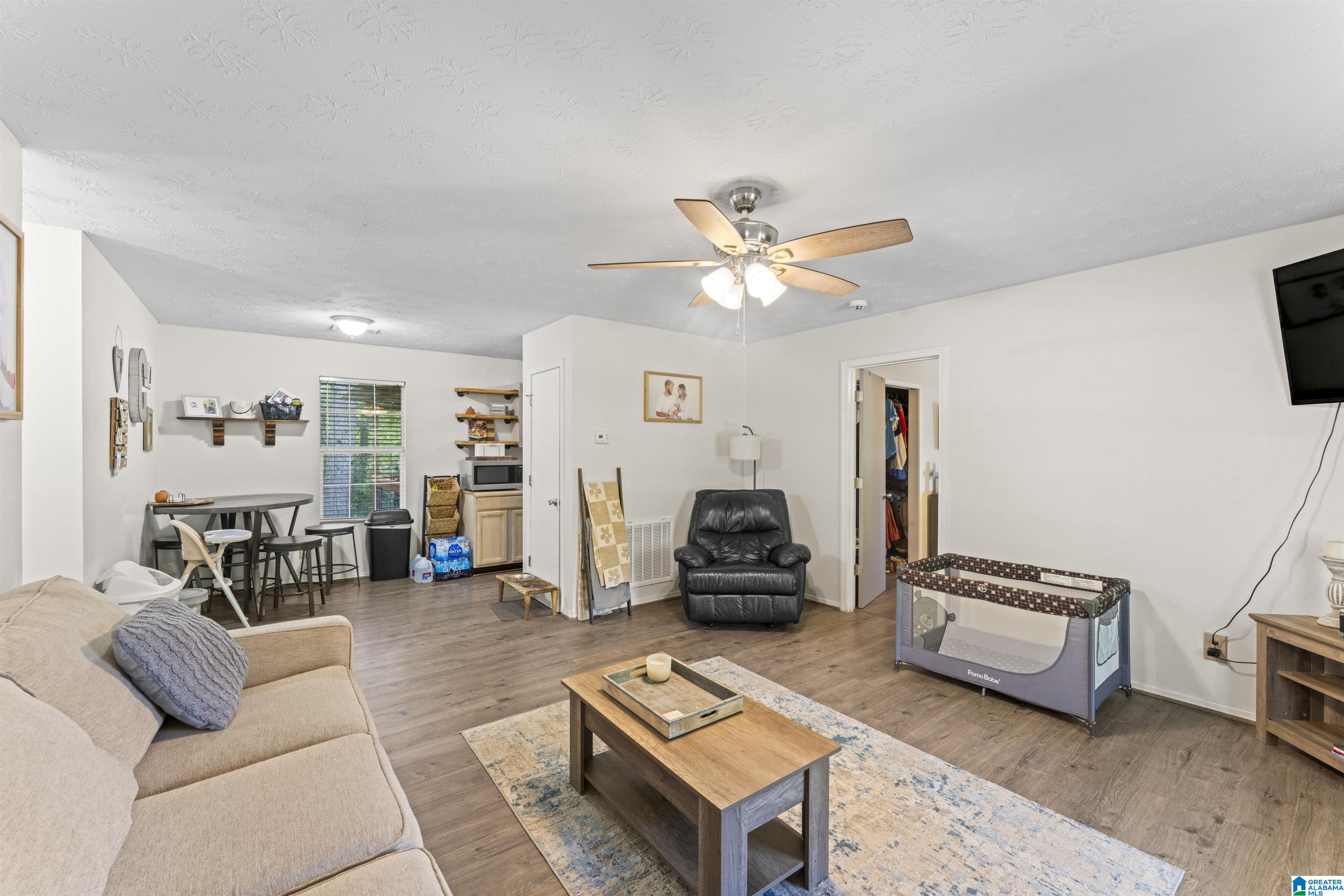 9483 Dads Hill Road Warrior, AL 35180 - Photo 4 of 37