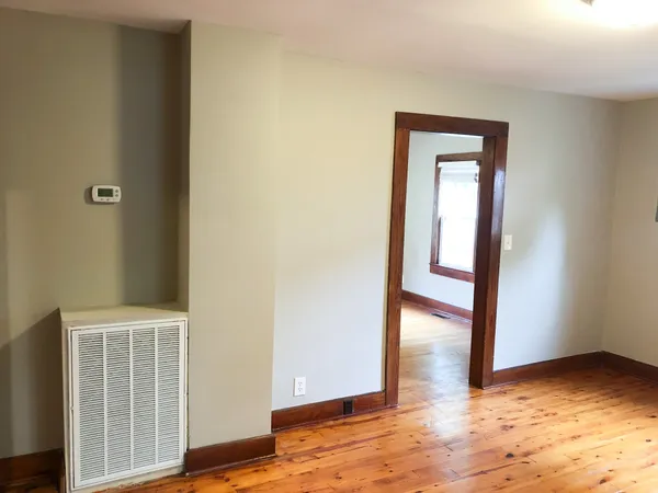 $1,200 | 903 West Market Street, Decherd, TN 37324