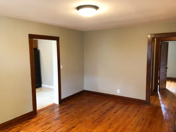 $1,200 | 903 West Market Street, Decherd, TN 37324