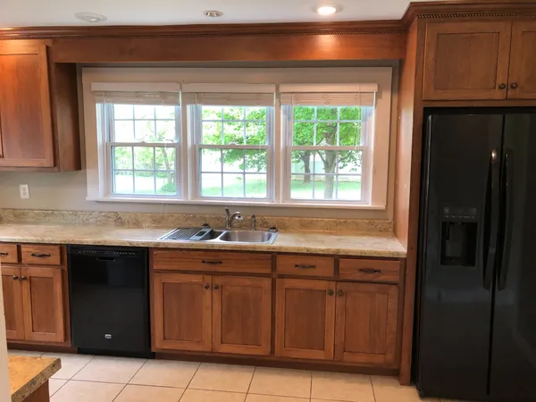 $1,200 | 903 West Market Street, Decherd, TN 37324
