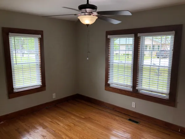 $1,200 | 903 West Market Street, Decherd, TN 37324