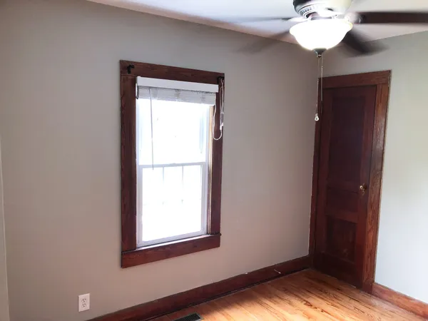 $1,200 | 903 West Market Street, Decherd, TN 37324