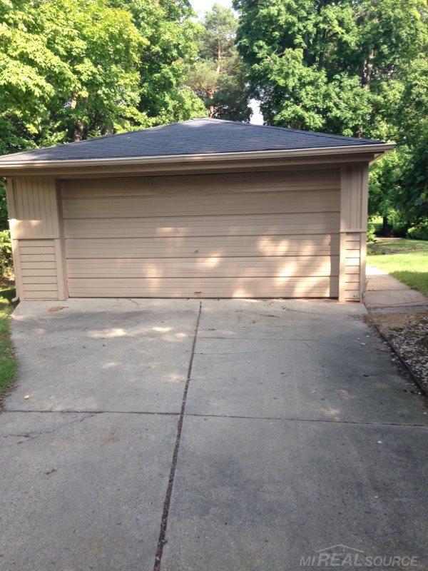 44480 Heydenreich Road Clinton Township, MI 48038 - Photo 3 of 15