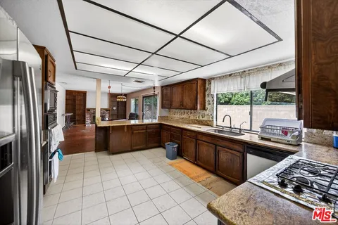 $899,000 | 23255 Covello Street, Canoga Park, CA 91304