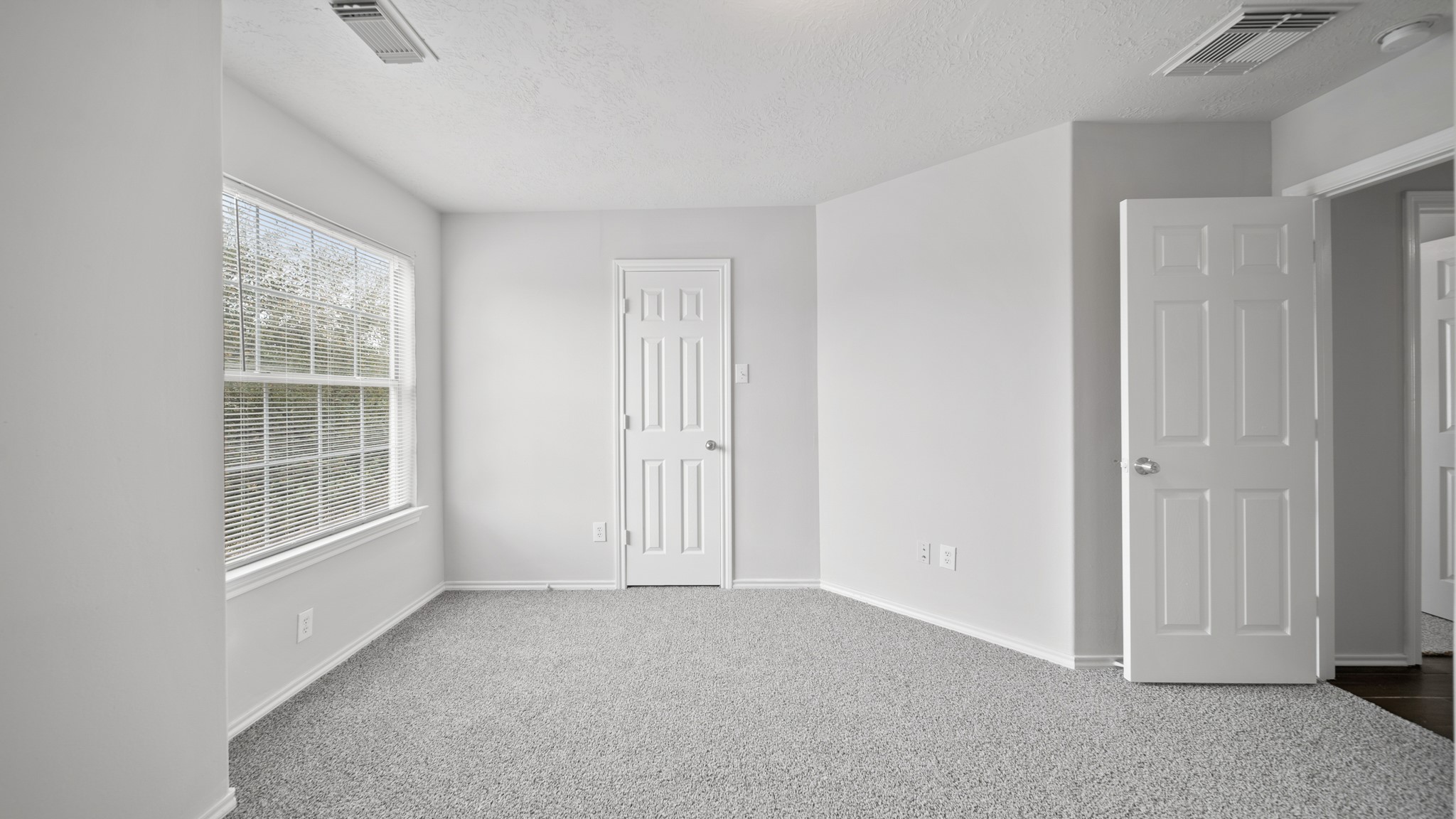 13107 Peppergate Lane Houston, TX 77044 - Photo 12 of 14
