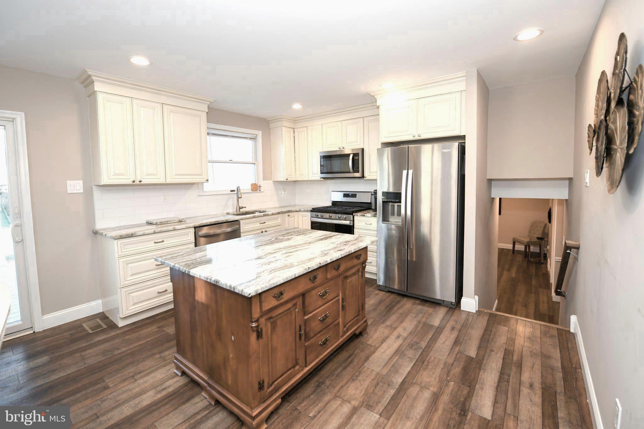 253 Sharpless Road Southampton, PA 18966 - Photo 3 of 45 Gallery Image 3