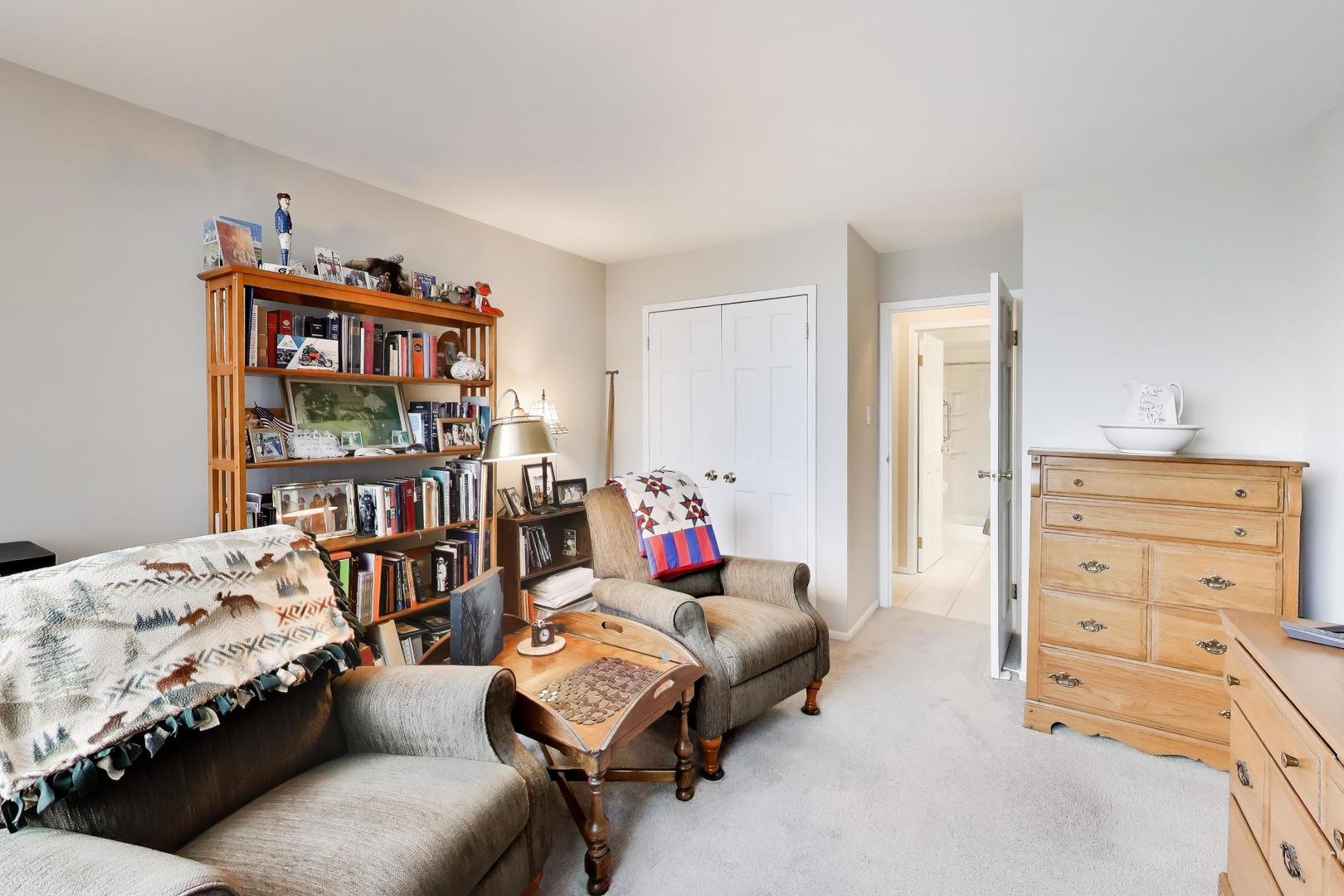 40 North Tower Road, Unit 4F Oak Brook, IL 60523 - Photo 17 of 32